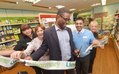 Dr Simon cuts ribbon at local pharmacist in Whitestone